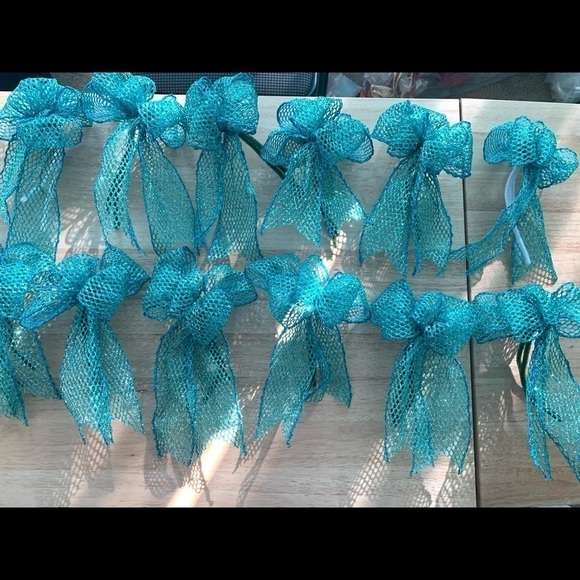 TWELVE Handmade Bows - Picture 7 of 7